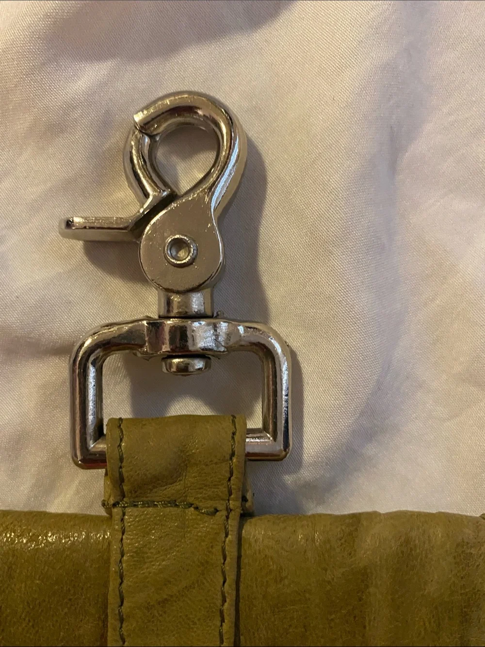 Leather Key & Card Holder in Olive Green with Silver Hardware